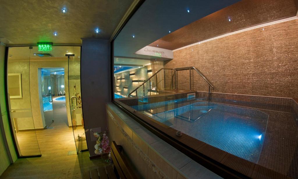 Enira Spa Hotel เวลินกราด ภายนอก รูปภาพ